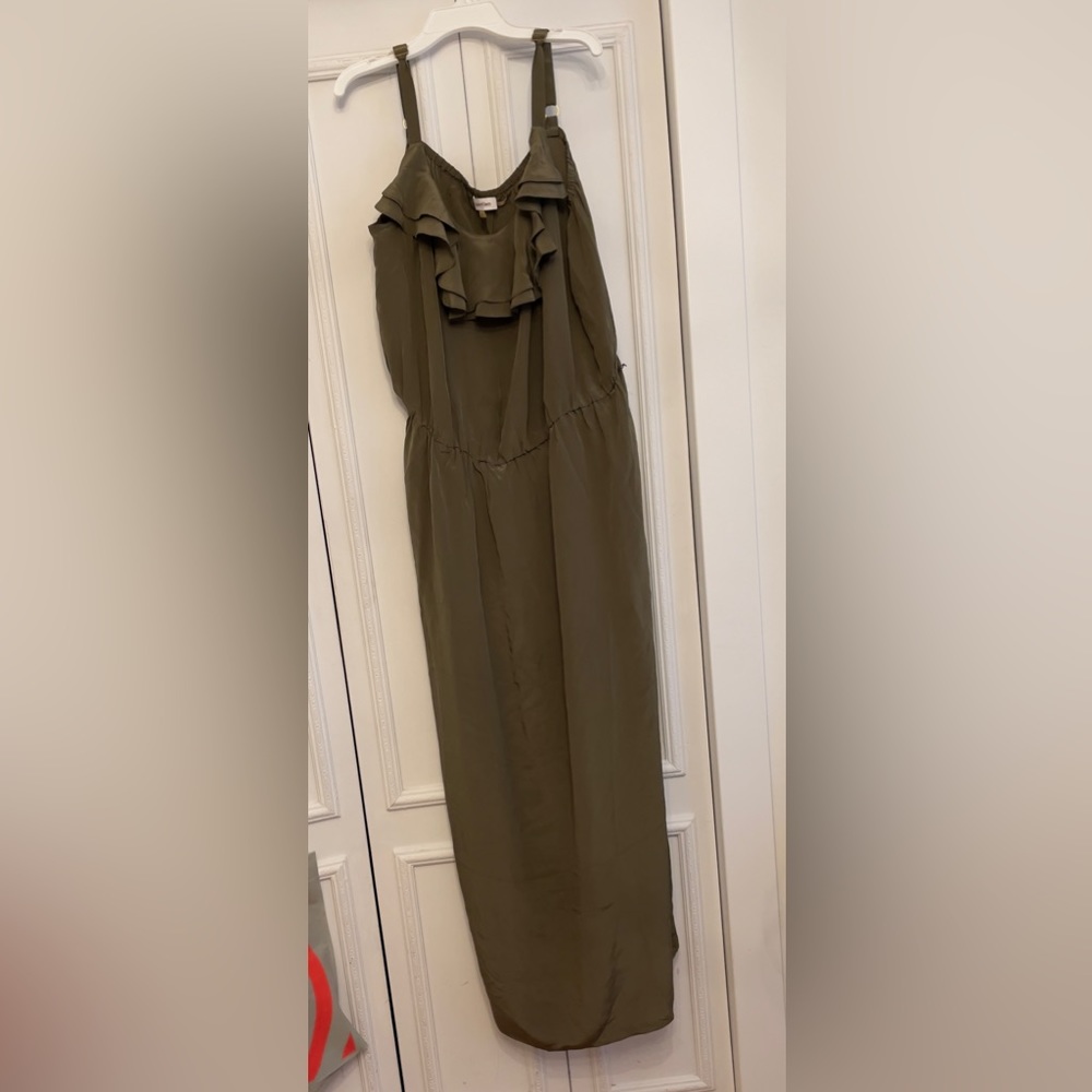 Calvin Klein NWOT gorgeous elastic waist summer dress.